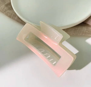 Medium Claw Hair Clip